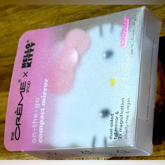 The Crème Shop Hello Kitty On The Go Compact Makeup Dual-Side & HD Mirror - Picture 5 of 14